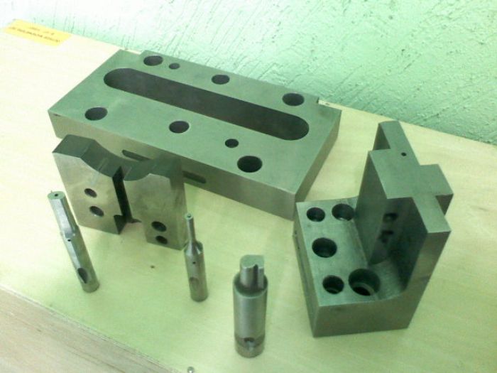 Punzones y matriceria especial - MARDEL