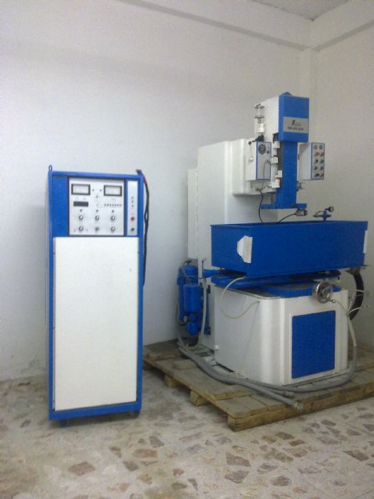 Maquina Electro-erocionadora de 75 Amperes - ELOX