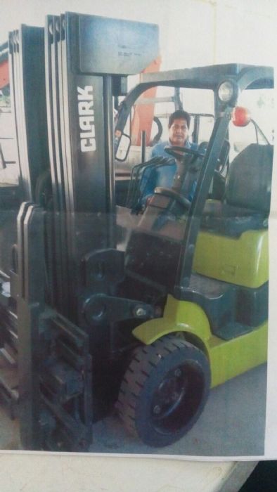 Monta Carga marca Clark - Clark