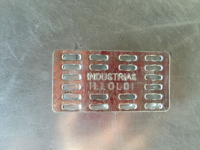 GRAPA DENTADA, PLACA MULTICLAVO, CHAPA DENTADA, CLAVO CHINO - INDUSTRIAS ILLOLDI