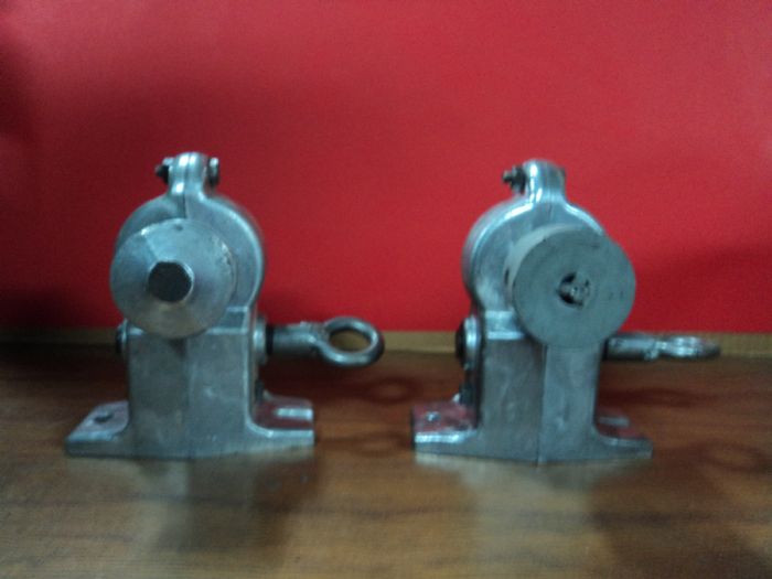 MAQUINA GRANDE COMPLETA CON OJILLO Y BUJE FUNDICION3M - propia