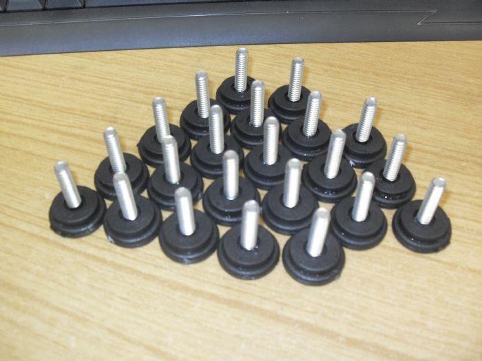 INYECCION DE PLASTICO NIVELADORES REGATONES - 