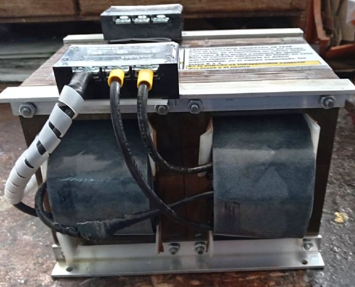 TRANSFORMADOR BIFASICO A TRIFASICO - VINKER