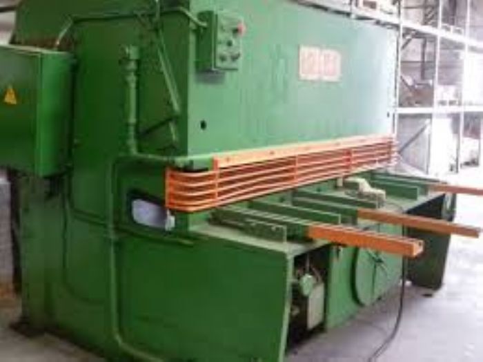 MAQUILA DE CORTE DOBLES Y SOLDADURA - 