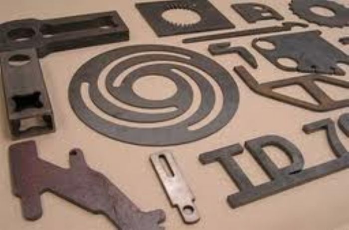 CORTE DE PLACA DE ACERO POR PLASMA CNC - 
