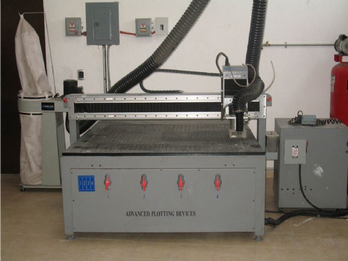 Router CNC para corte y grabado de madera, acrilico y metales - APD Devices