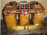 TRANSFORMADOR DE VOLTAJE DE SALIDA DE 127 VOLTS